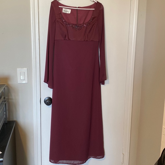 Michelangelo Dresses & Skirts - Michelangelo Party dress Burgundy chiffon overlay empire waist